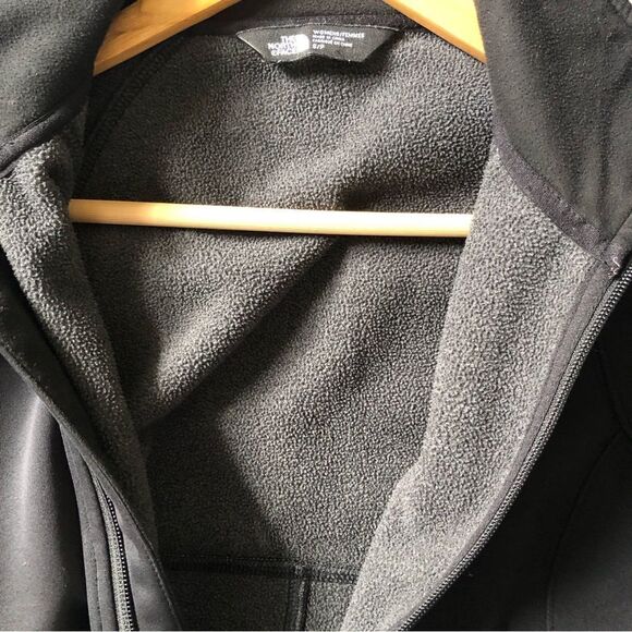 The North Face black wind wall performance jacket - Picture 8 of 8